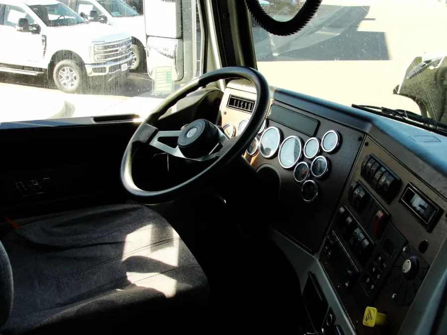 2018 Western Star 4700 | Photo 19 of 22