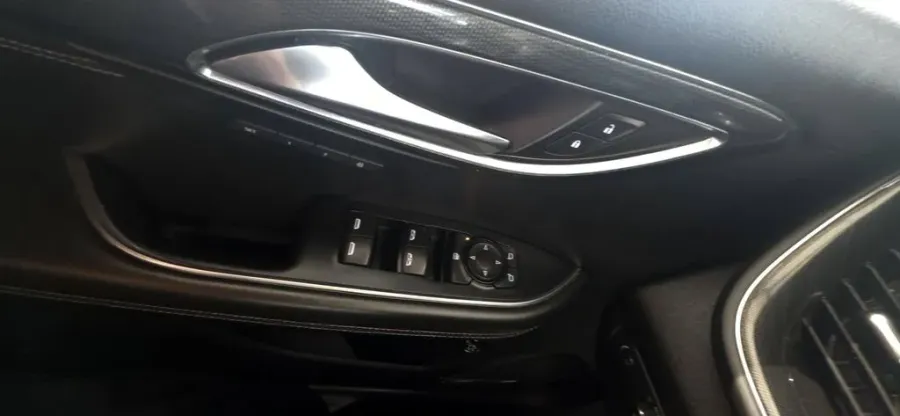 2021 Buick Envision | Photo 12 of 31