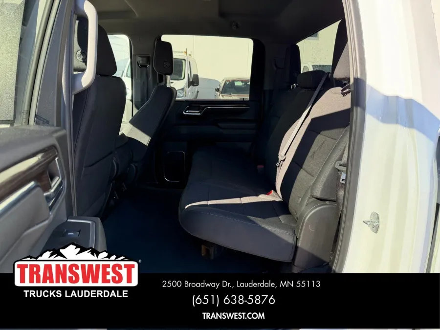 2024 Chevrolet Silverado 3500HD LT | Photo 15 of 21