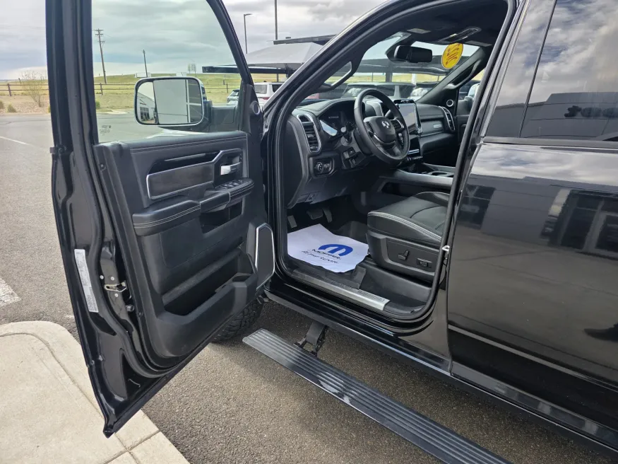 2022 RAM 2500 Laramie | Photo 9 of 27