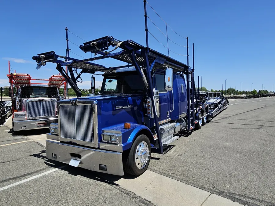 2019 Western Star 4900FA | Photo 1 of 34