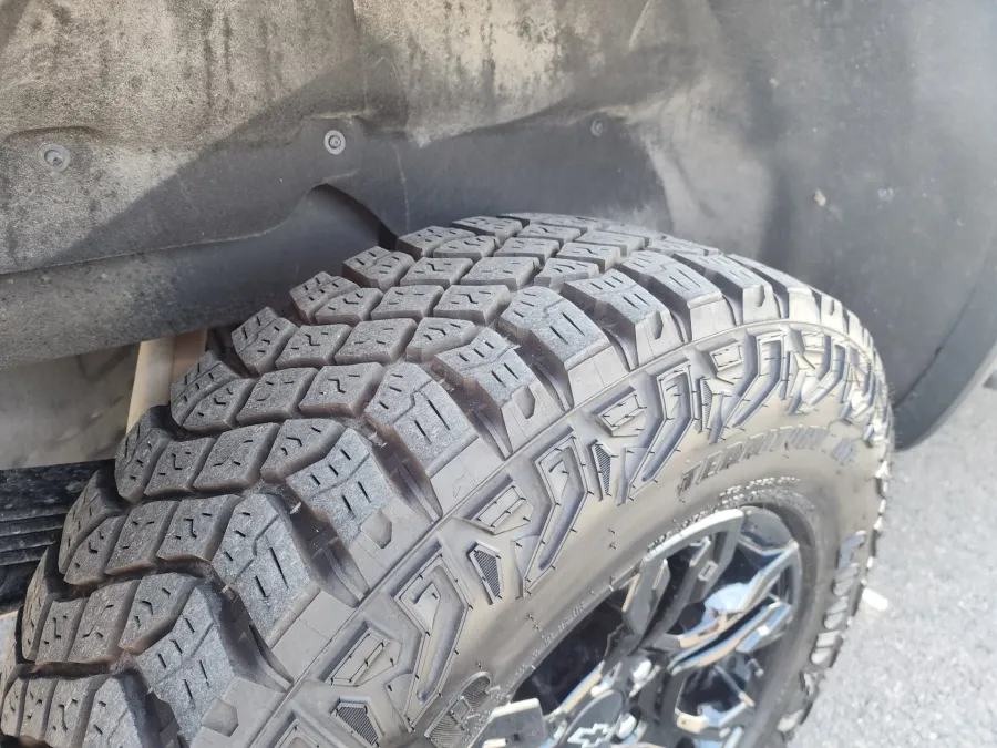 2023 Chevrolet Silverado 1500 ZR2 | Photo 10 of 33