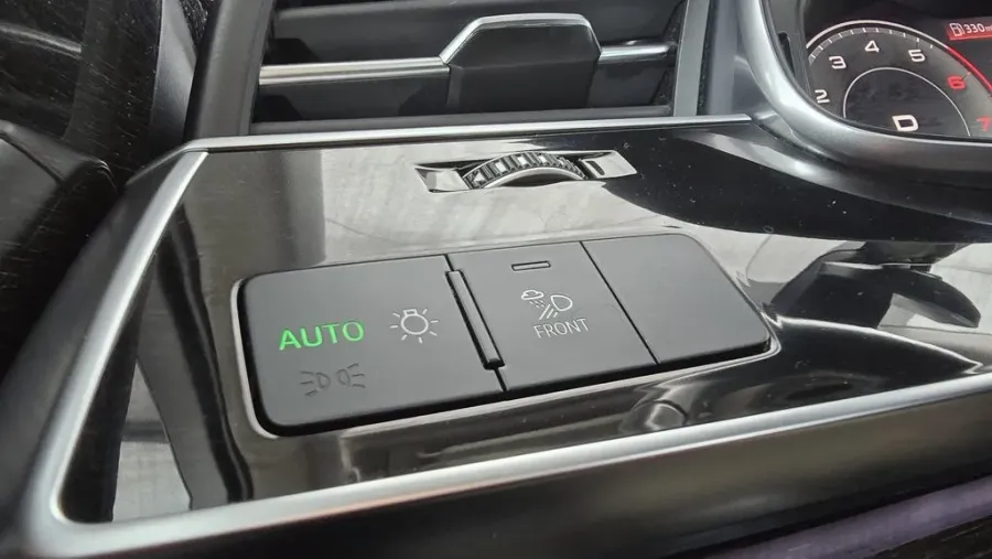 2023 Audi Q7 | Photo 14 of 34