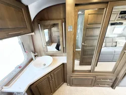 2024 Airstream Classic 33FB Twin | Thumbnail Photo 16 of 23