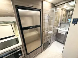 2021 Thor Delano 24FB | Thumbnail Photo 12 of 25