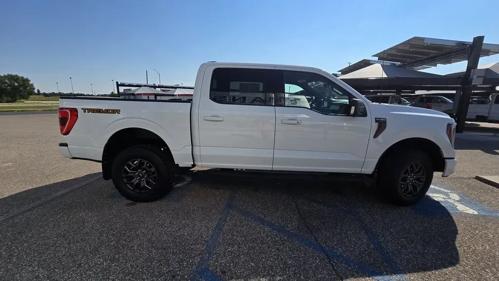 2023 Ford F-150 | Photo 4 of 31