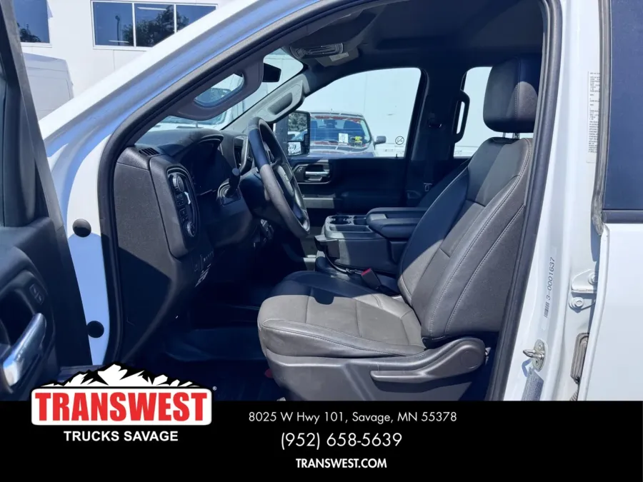 2023 Chevrolet 3500 | Photo 11 of 18