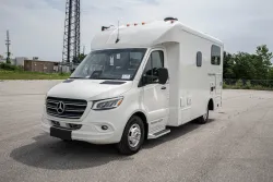 2026 Pleasure-way Plateau XLTW | Thumbnail Photo 8 of 24