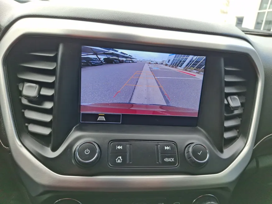 2023 GMC Acadia SLT | Photo 17 of 22