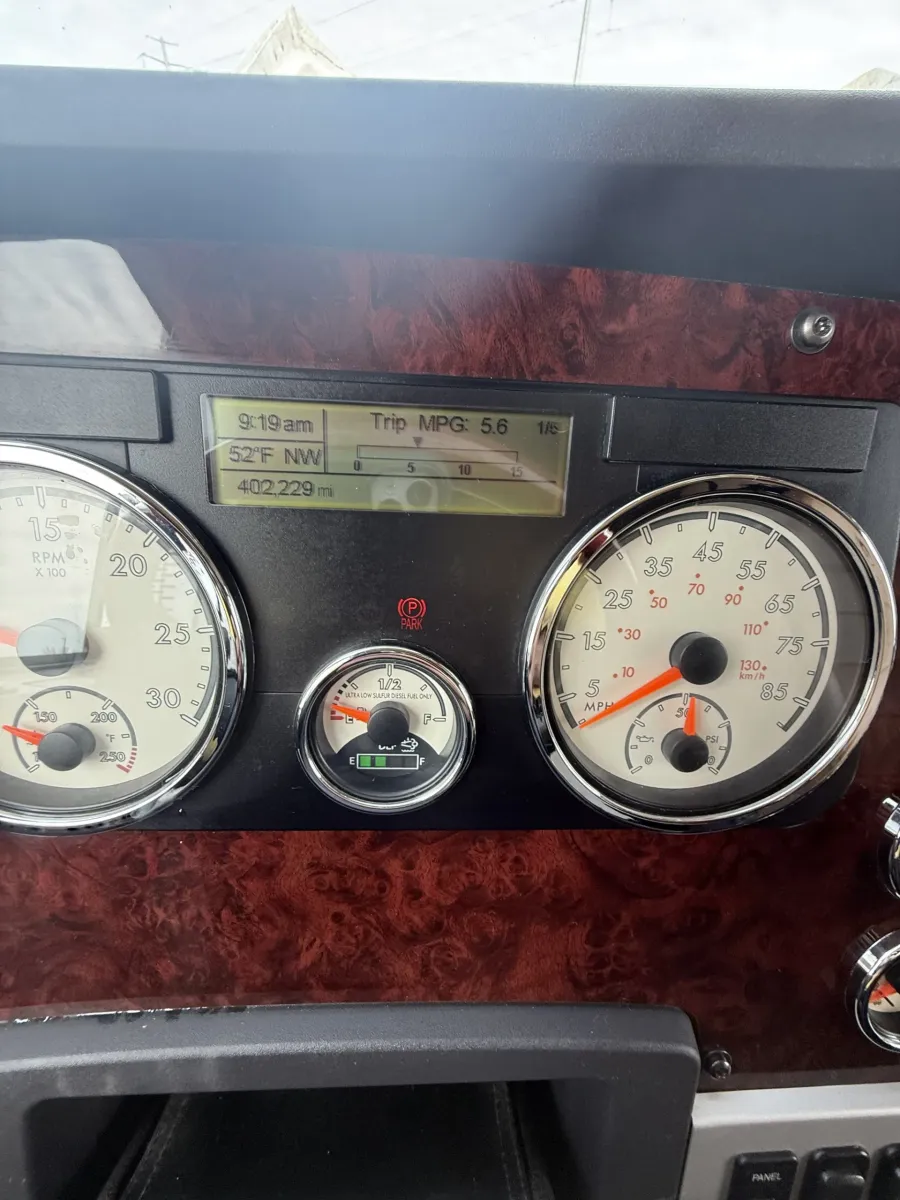 2023 Freightliner 122SD | Photo 17 of 17
