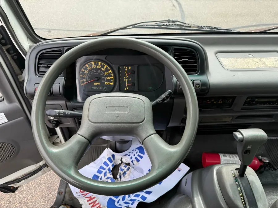 2005 GMC LCF 4500 | Photo 8 of 18