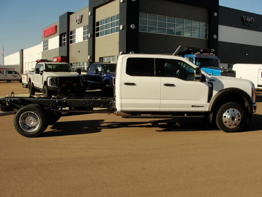 2026 Ford Super Duty F-550 XLT | Photo 8 of 23