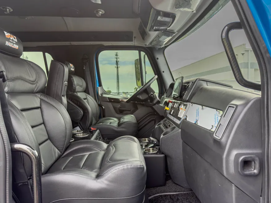 2024 Freightliner M2 106 Bolt | Photo 2 of 13