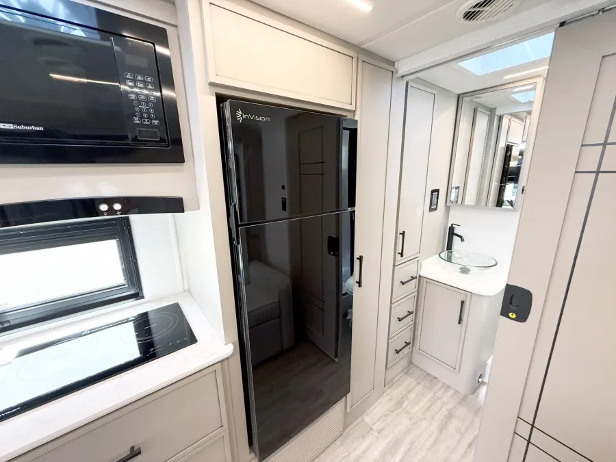2026 Newmar Freedom Aire 2515 | Photo 13 of 23