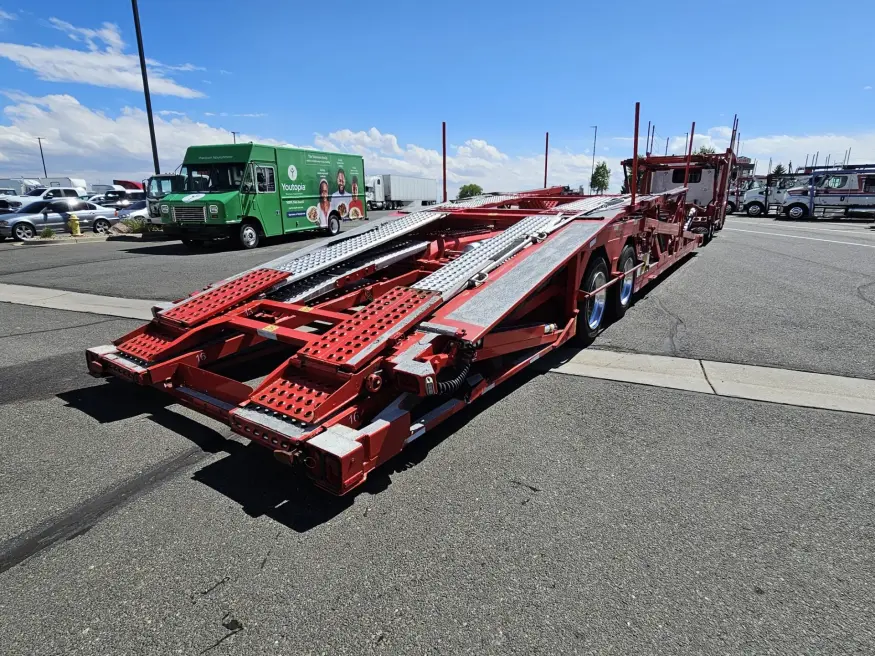 2018 Peterbilt 389 | Photo 10 of 35