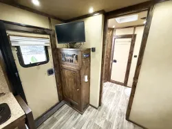 2022 Logan Coach Ultimate Sports Hauler | Thumbnail Photo 10 of 25