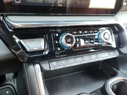 2025 GMC Sierra 3500HD Denali Ultimate | Thumbnail Photo 28 of 32