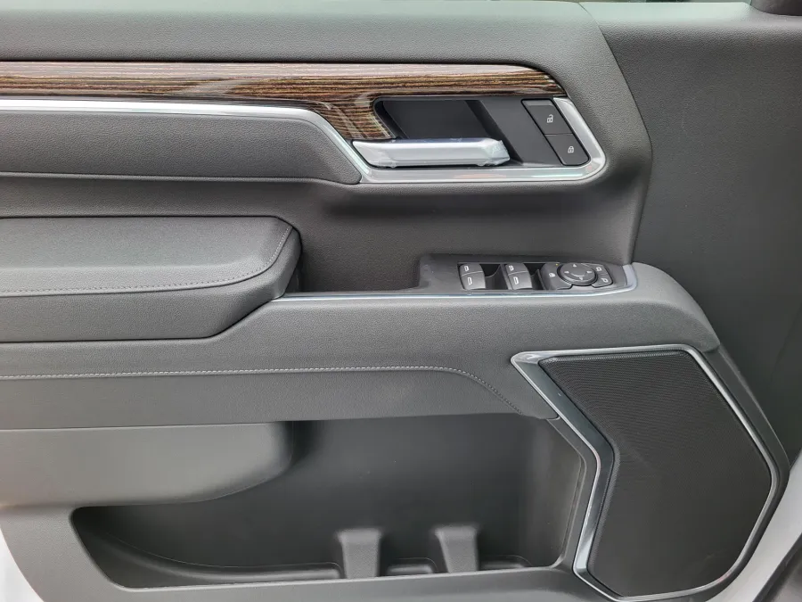 2026 GMC Sierra 2500HD SLE | Photo 18 of 24