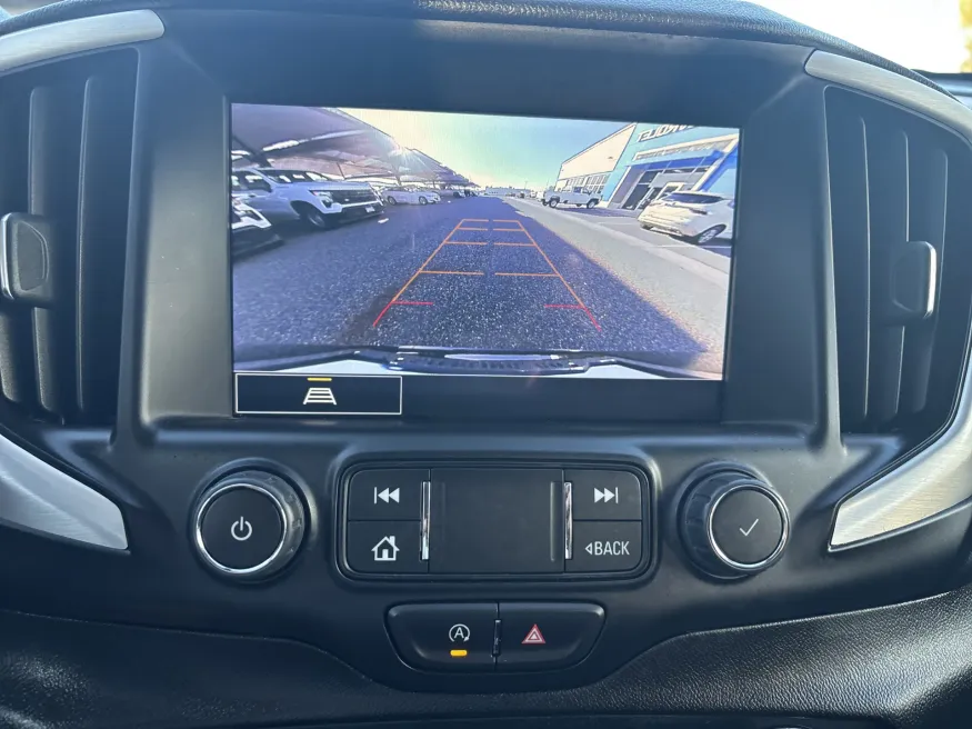 2024 GMC Terrain SLT | Photo 15 of 21