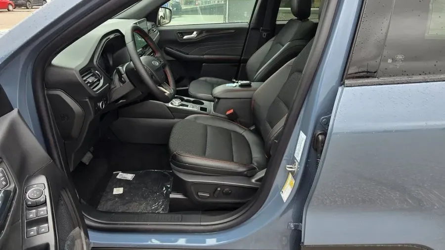 2026 Ford Escape | Photo 14 of 30