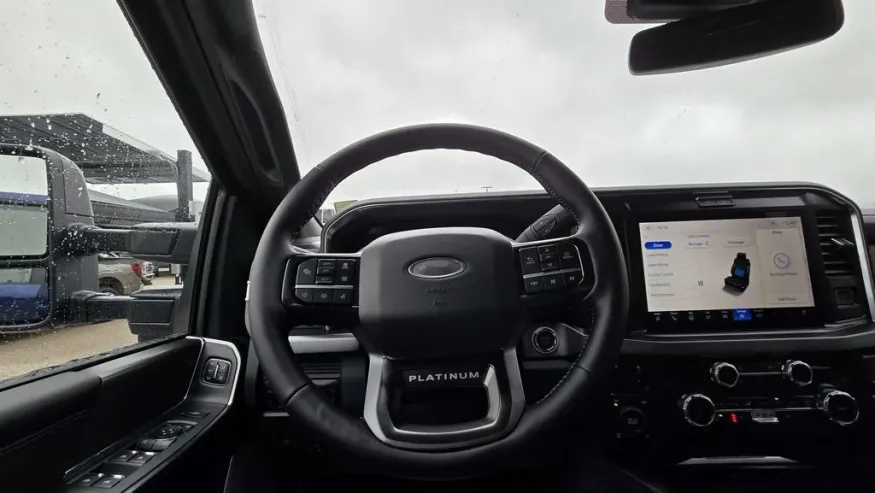 2026 Ford Super Duty F-350 | Photo 20 of 37