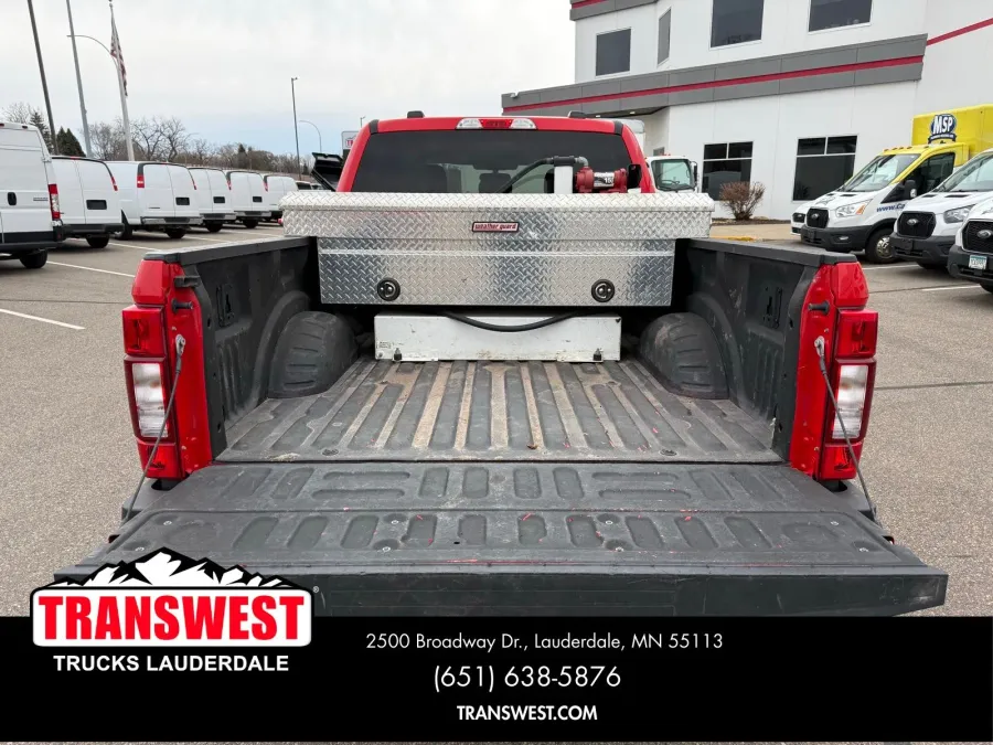 2022 Ford Super Duty F-350 XLT | Photo 12 of 21