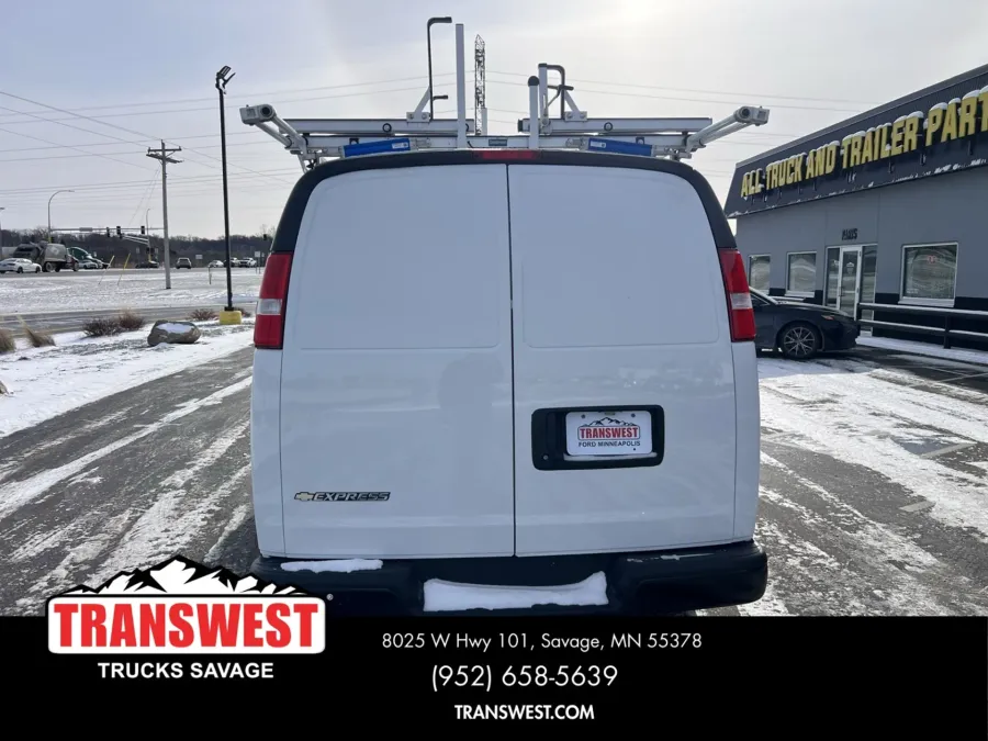 2021 Chevrolet Express | Photo 8 of 17