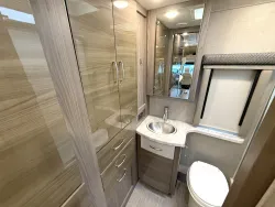 2021 Thor Delano 24FB | Thumbnail Photo 15 of 25