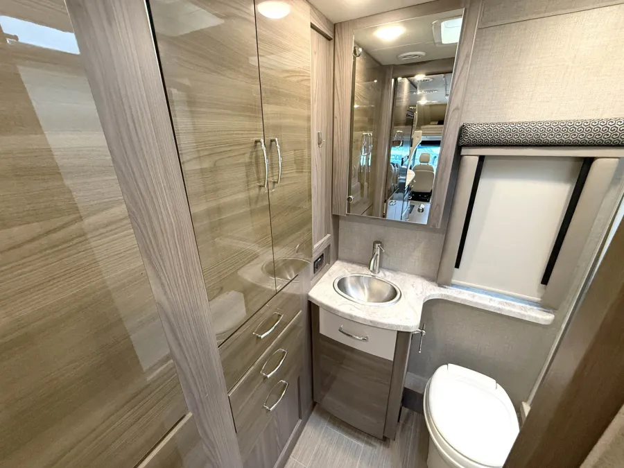 2021 Thor Delano 24FB | Photo 15 of 25