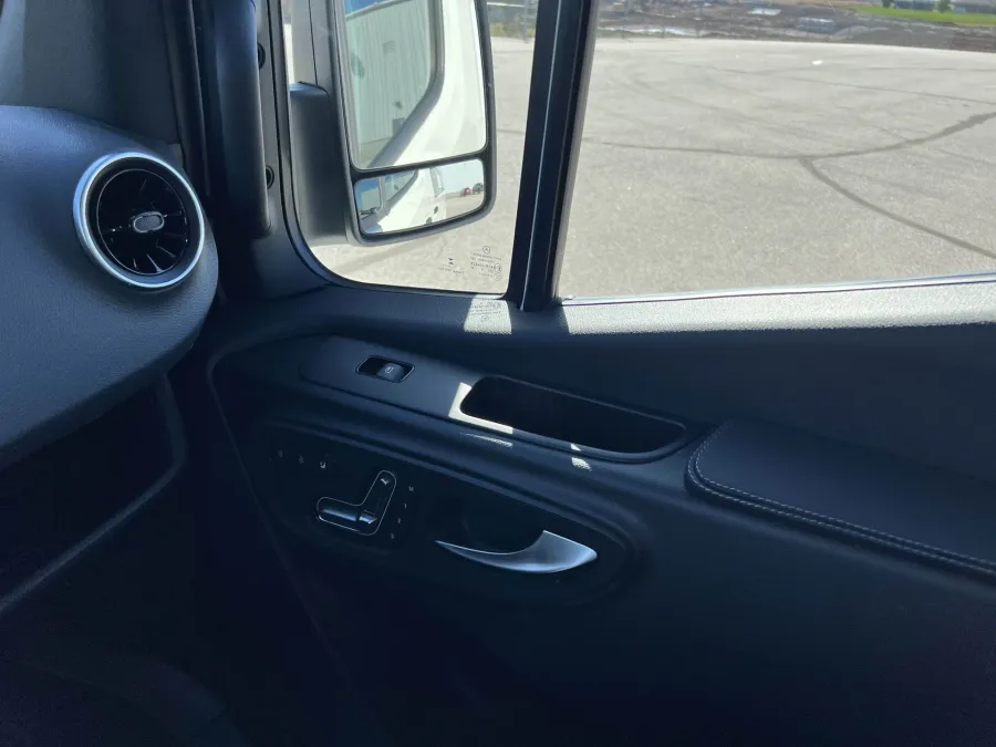 2026 Pleasure-way Plateau RB | Photo 14 of 28