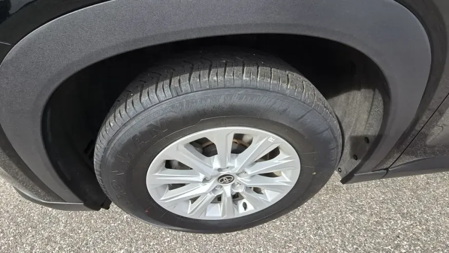 2024 Toyota Grand Highlander | Photo 10 of 26