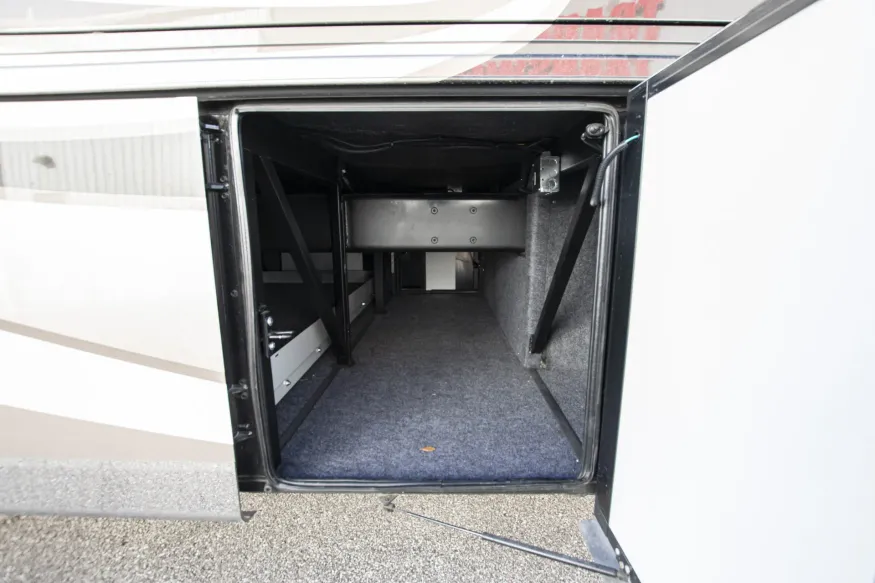 2020 Newmar Dutch Star 4369 | Photo 44 of 55