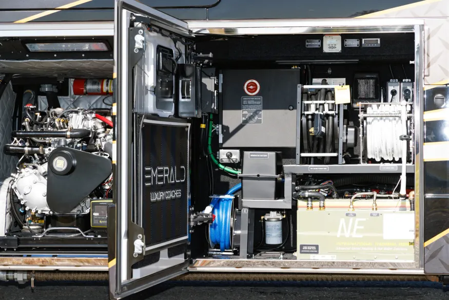 2026 Emerald Prevost H3-45 Triple Slide | Photo 27 of 29