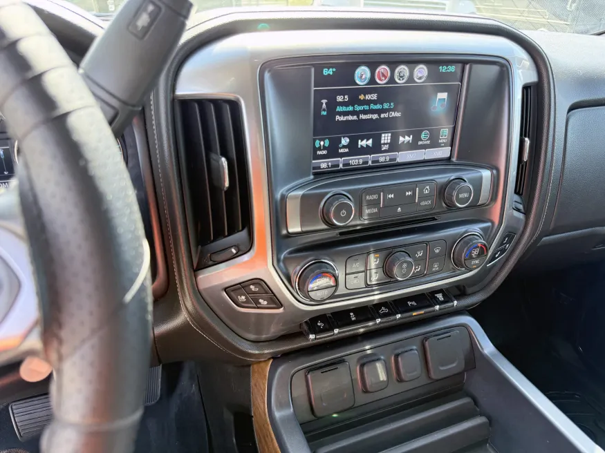 2016 Chevrolet Silverado 3500 LTZ | Photo 9 of 22