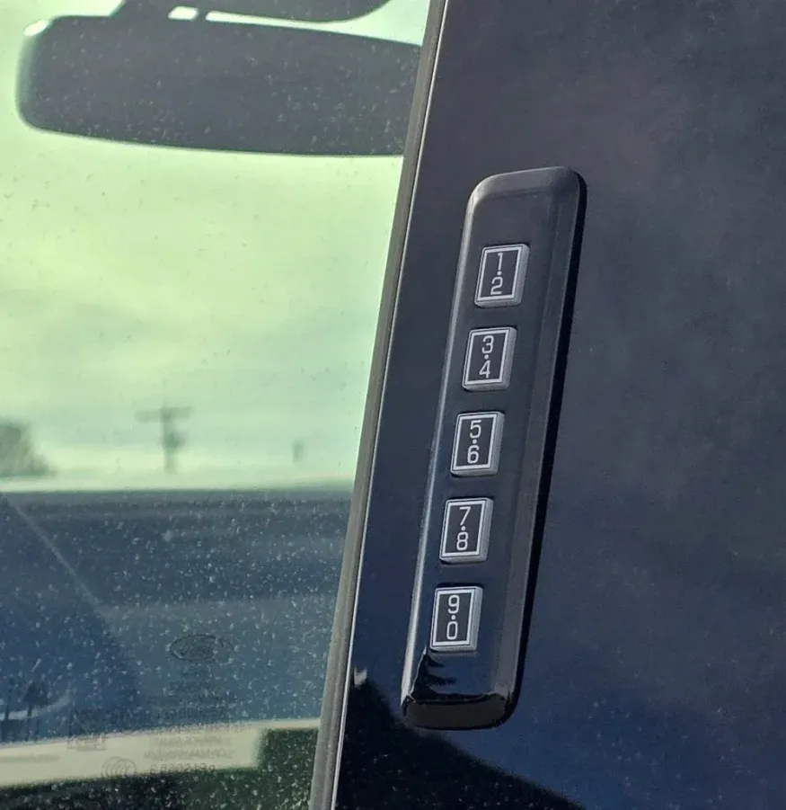 2026 Ford Super Duty F-250 | Photo 13 of 35