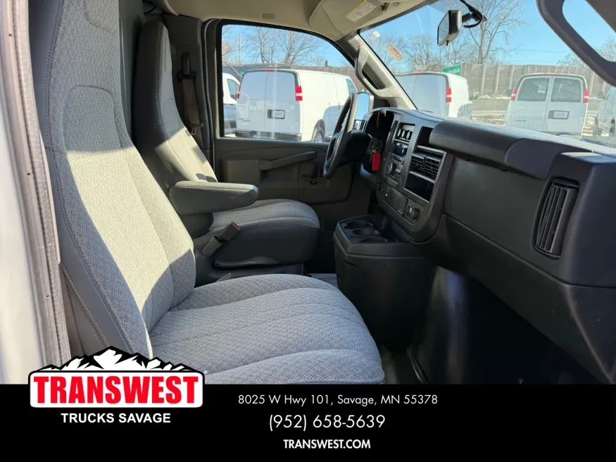 2017 Chevrolet Express 3500 Work Van | Photo 6 of 20