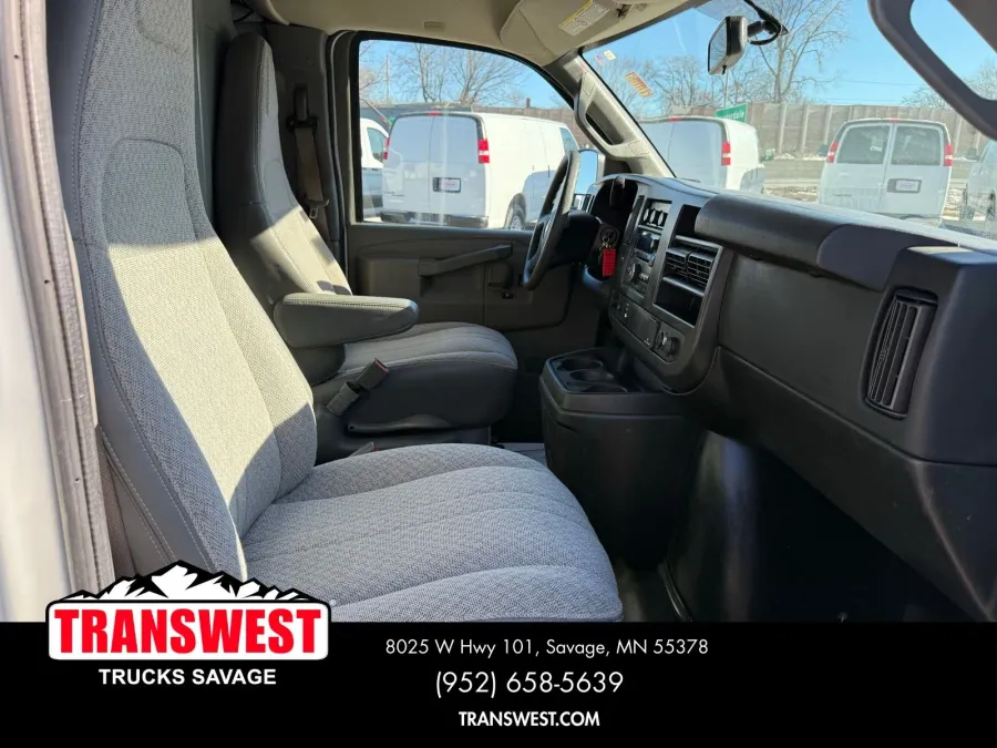 2017 Chevrolet Express 3500 Work Van | Photo 6 of 20