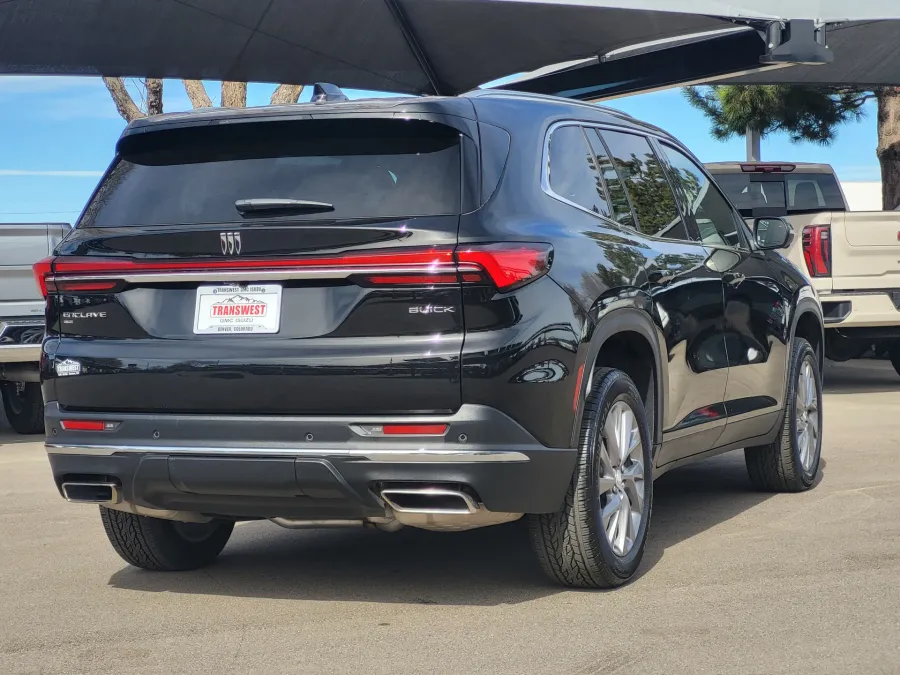 2025 Buick Enclave Preferred | Photo 6 of 24