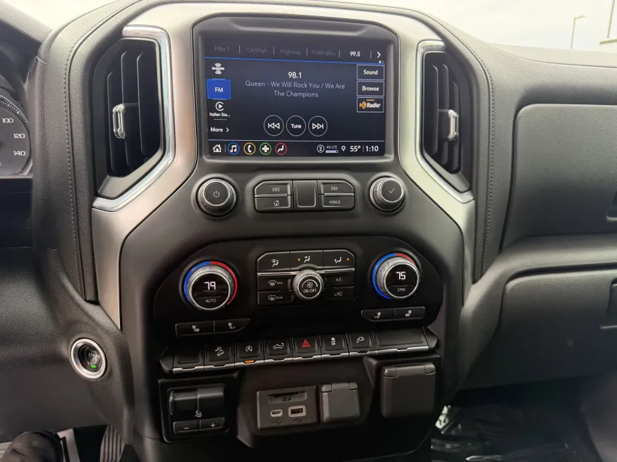 2021 Chevrolet Silverado 1500 LT | Photo 11 of 14