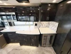 2027 Newmar Essex 4595 | Thumbnail Photo 11 of 31