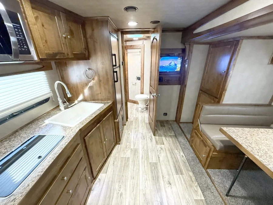 2026 Logan Coach Select 814 Stock Combo | Photo 4 of 25