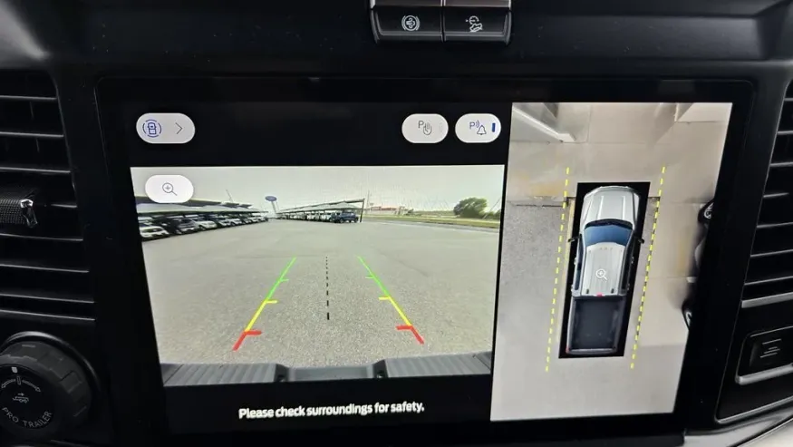 2026 Ford Super Duty F-250 | Photo 23 of 35