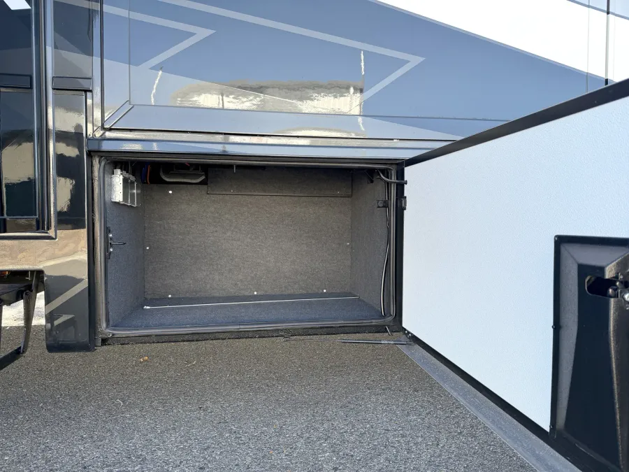 2026 Newmar Super Star 4159 | Photo 22 of 34