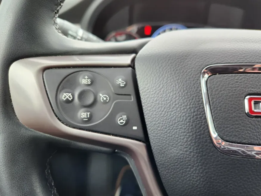 2023 GMC Acadia AT4 | Photo 18 of 27