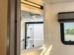 2026 Renegade Veracruz 32VDS | Thumbnail Photo 23 of 34