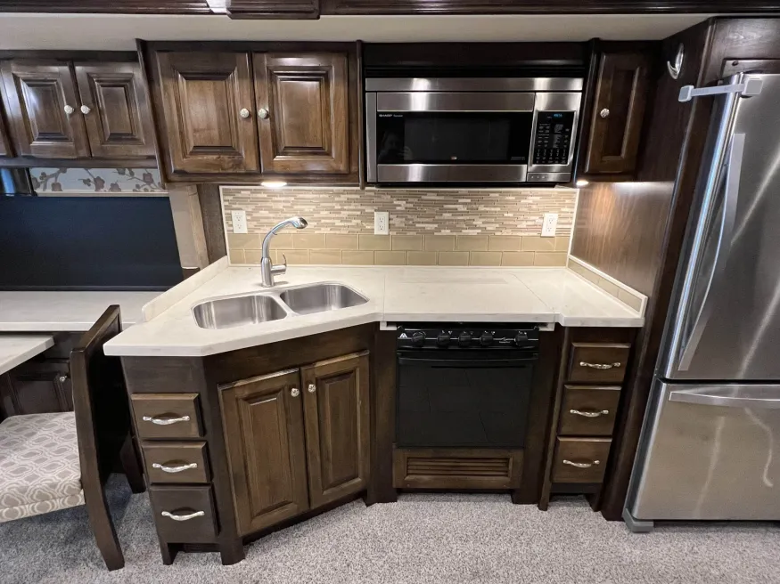 2016 Tiffin Allegro Red 33AA | Photo 13 of 20