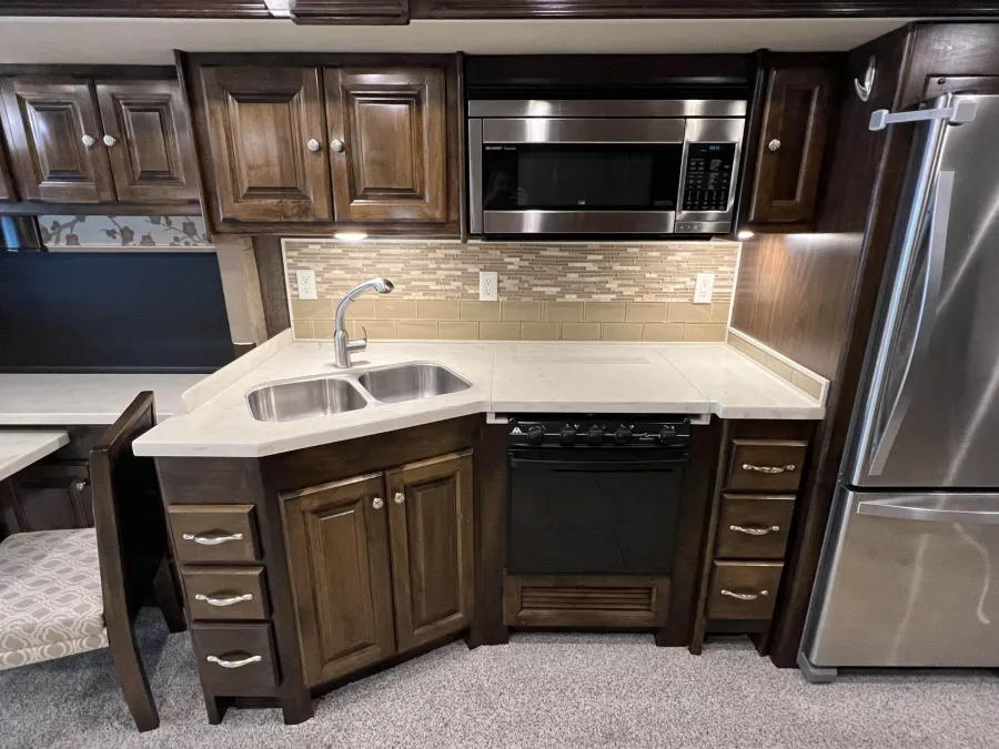 2016 Tiffin Allegro Red 33AA | Photo 13 of 20