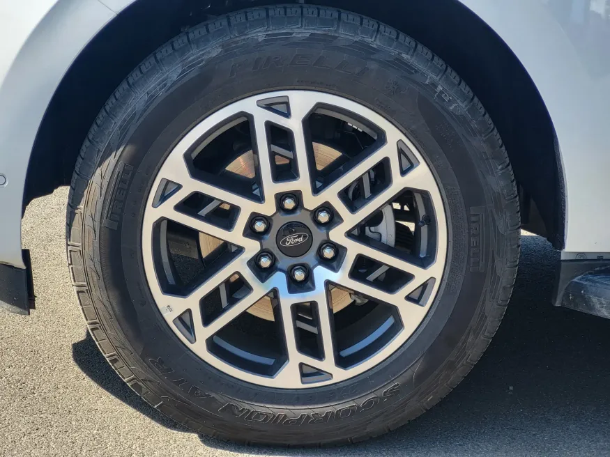 2025 Ford Expedition Max Active | Photo 9 of 27