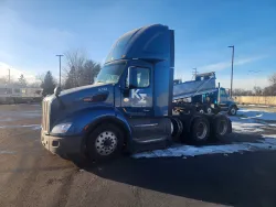 2018 Peterbilt 579 | Thumbnail Photo 7 of 12