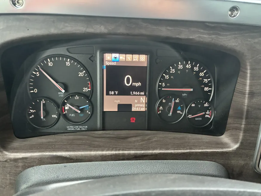 2026 Western Star 47X | Photo 8 of 10